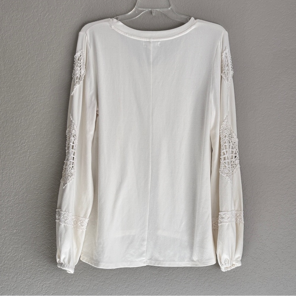 Maurices ivory Long sleeves knit Sleeves V-neck Blouse women’s M - Picture 7 of 10